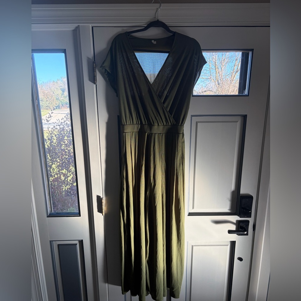 HALARA Deep Green Maxi Dress